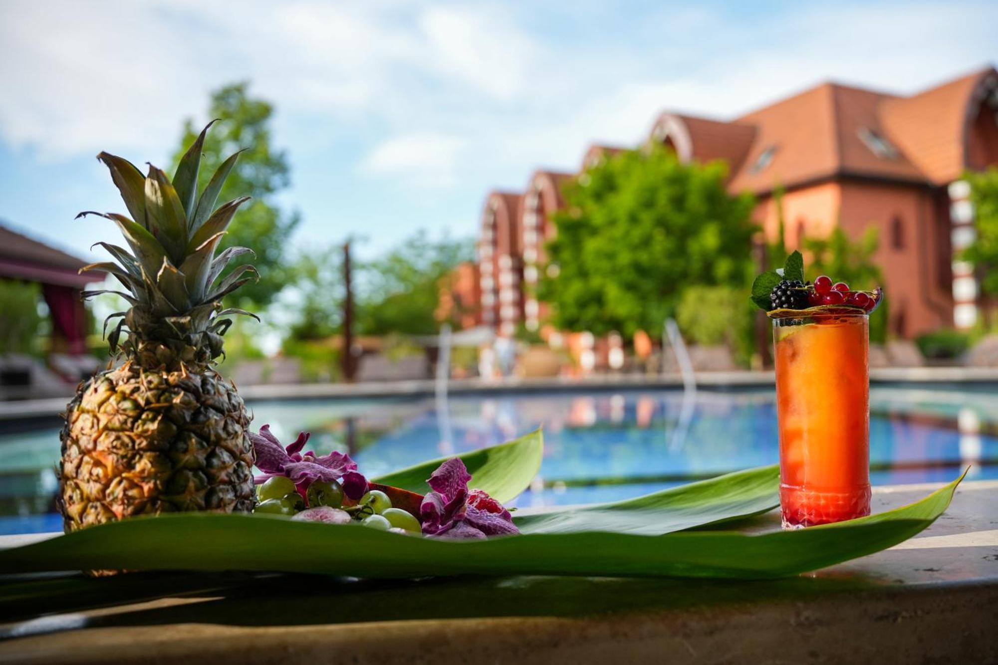 Meses Shiraz Hotel Superior-Adults Only Egerszalók Dış mekan fotoğraf